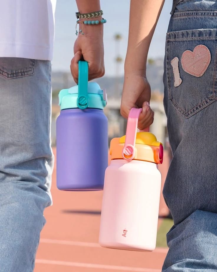 Sports Water Bottle 2L – Large Capacity Leakproof Tumbler with Handle and Flip Lid for Outdoor Activities - Image 2