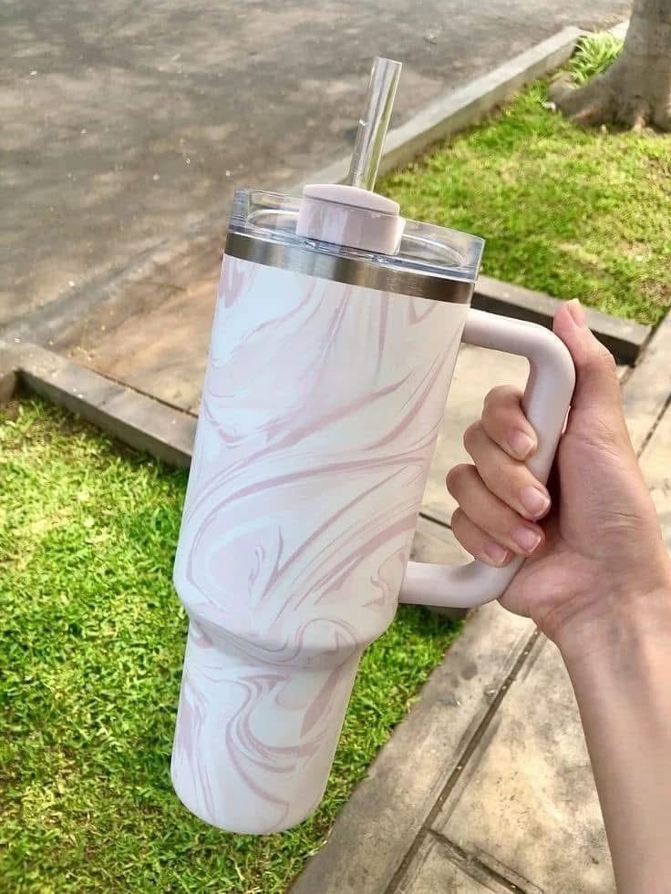 tainless Steel Travel Mug with Marble/Tie-Dye Print, Comfort Handle, and Reusable Straw - Image 2