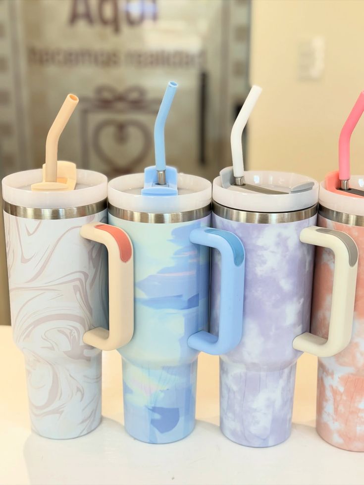tainless Steel Travel Mug with Marble/Tie-Dye Print, Comfort Handle, and Reusable Straw - Image 3