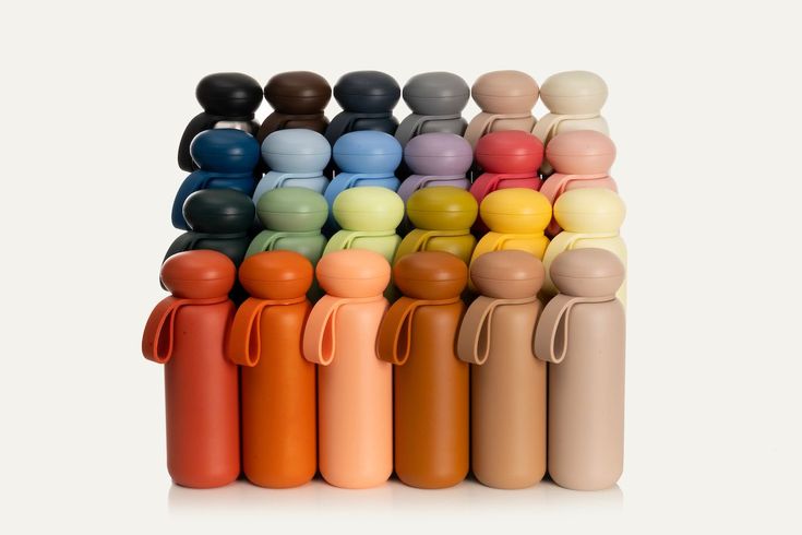 Minimalist Two-Tone Insulated Water Bottle - Rounded Base Stainless Steel Flask with Carry Loop (Olive Green) - Image 2